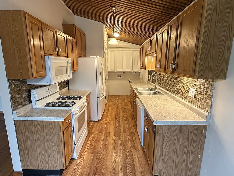 101 McKinley Cir — Photo 8