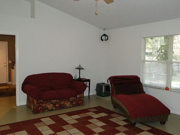 3rd image of 435 SW Chris Ter