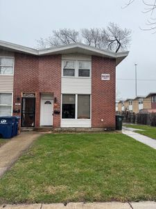 2057 Pine St, Des Plaines, IL, 60018