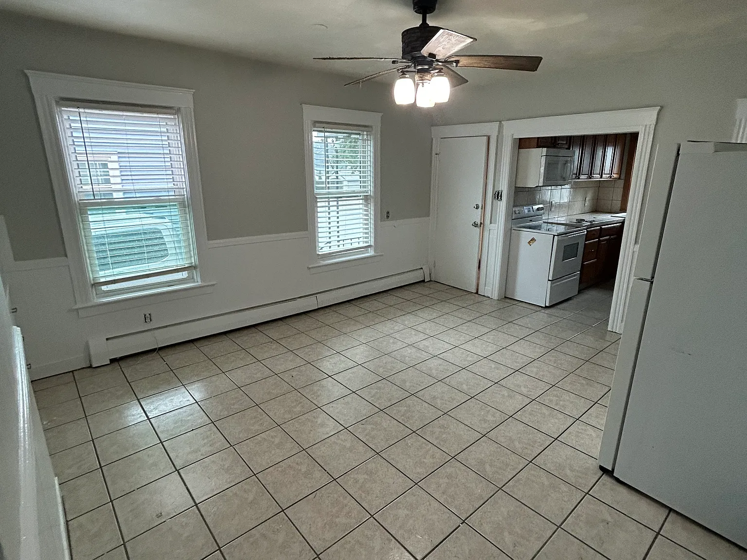3 bed, 1110 sqft, $2,200 — Photo 2