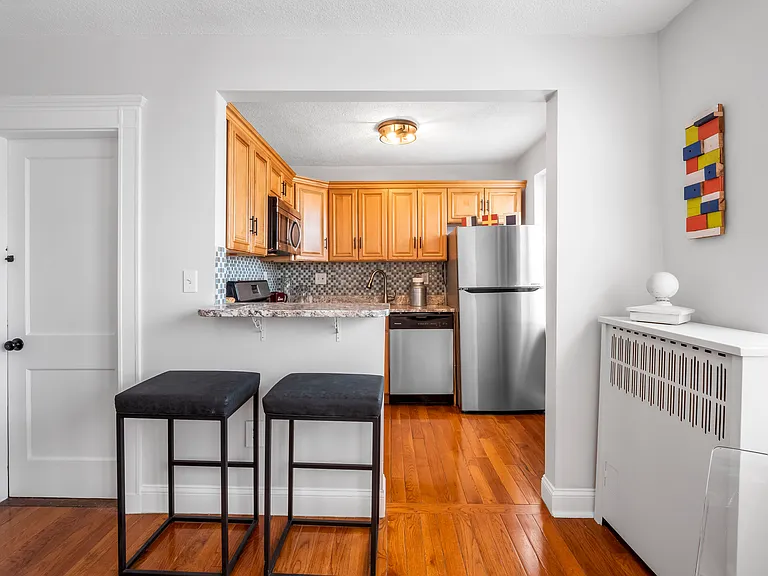 8 Walnut St #28 — Photo 2