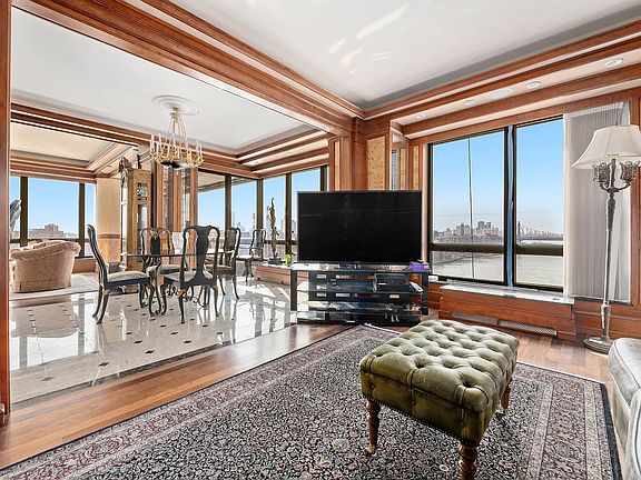 3rd image of 530 E 76th St #19HJK