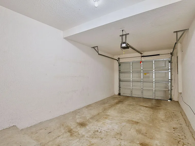 10412 Kiplinger Ln — Photo 16