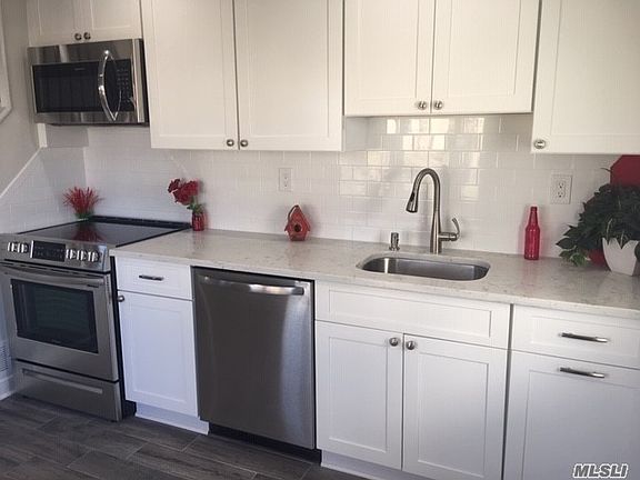 2nd image of 12 Knoll Ln