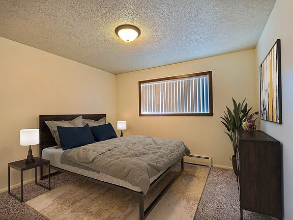 Fargo, ND Emerald Apartments | Bedroom