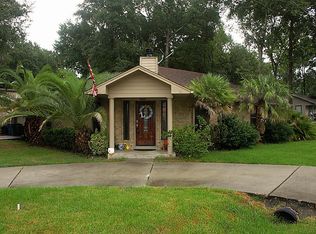 303 Shawnee Dr, Montgomery, TX 77316