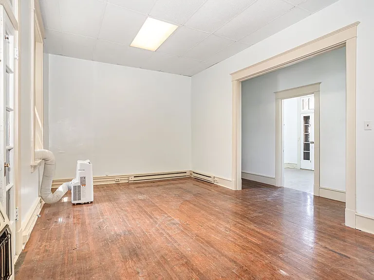 25 W Pomfret St — Photo 19