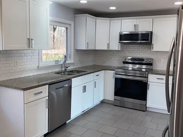 267 Rowley St, Agawam, MA 01001