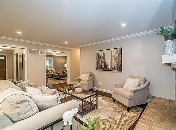 3rd image of 333 Quinnmore Dr