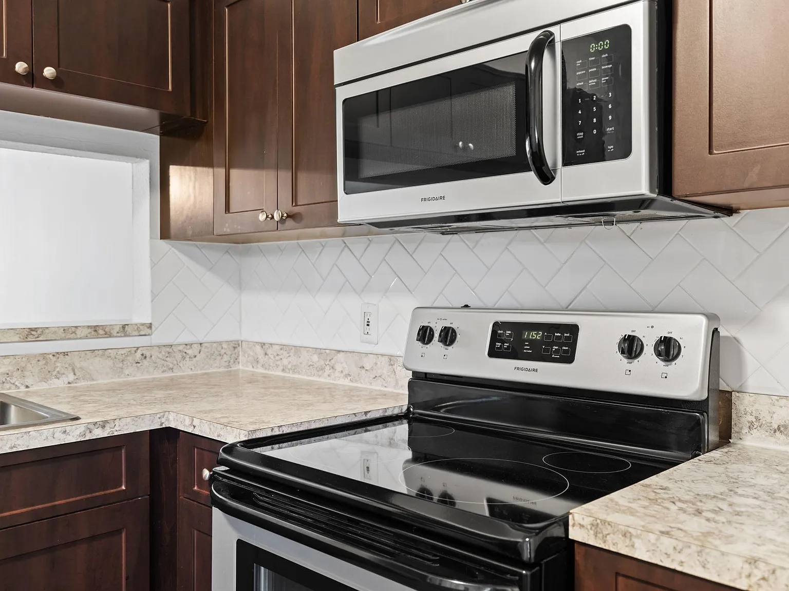 1 bed, 650 sqft, $2,017 — Photo 4
