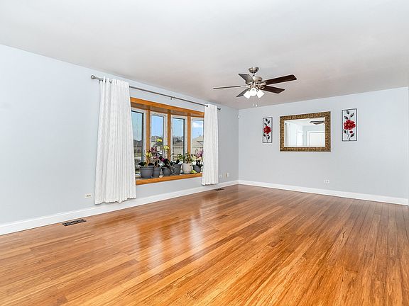 2nd image of 7733 Woodstock Dr