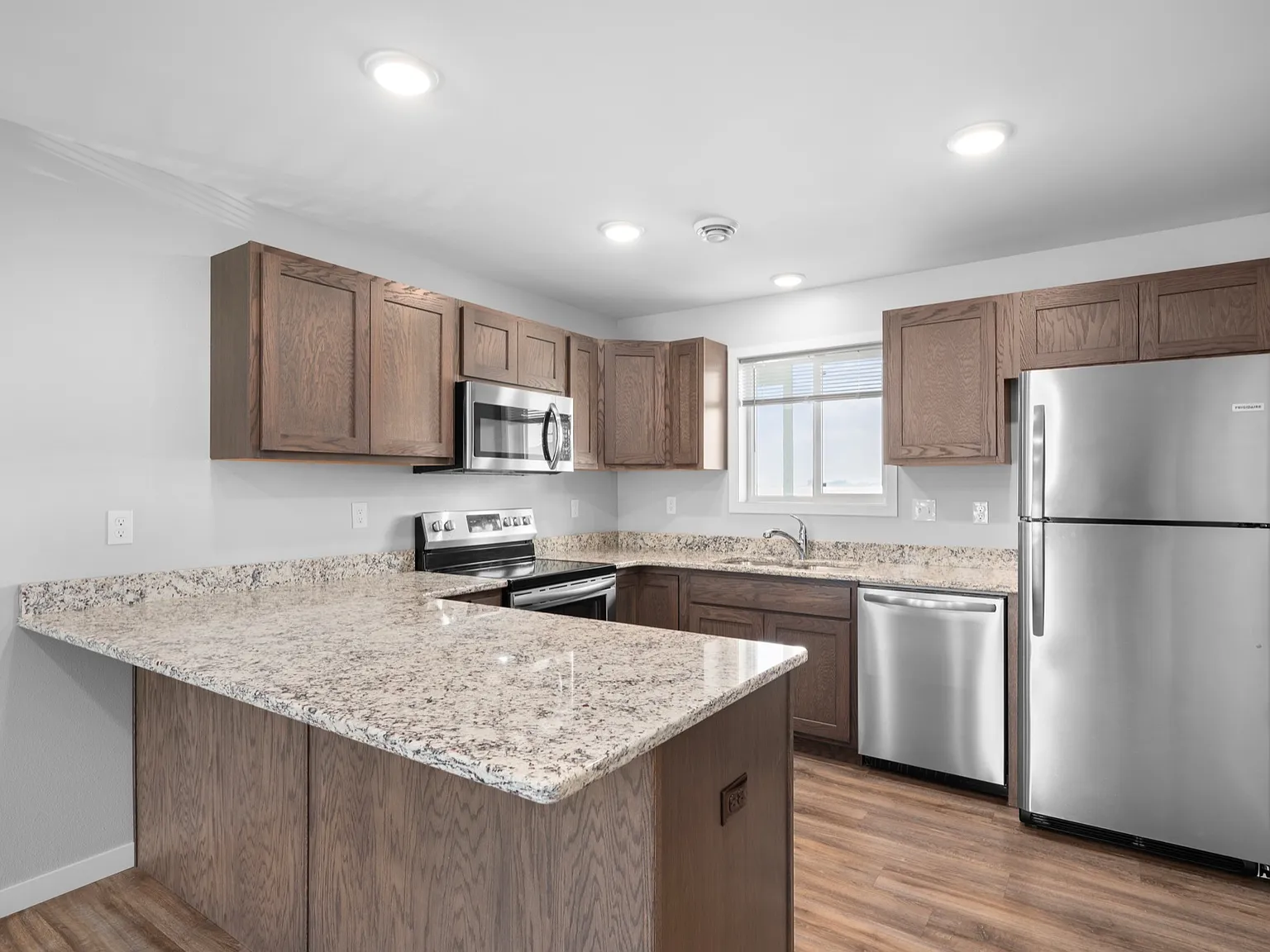 2 bed, 1008 sqft, $1,495 — Photo 3