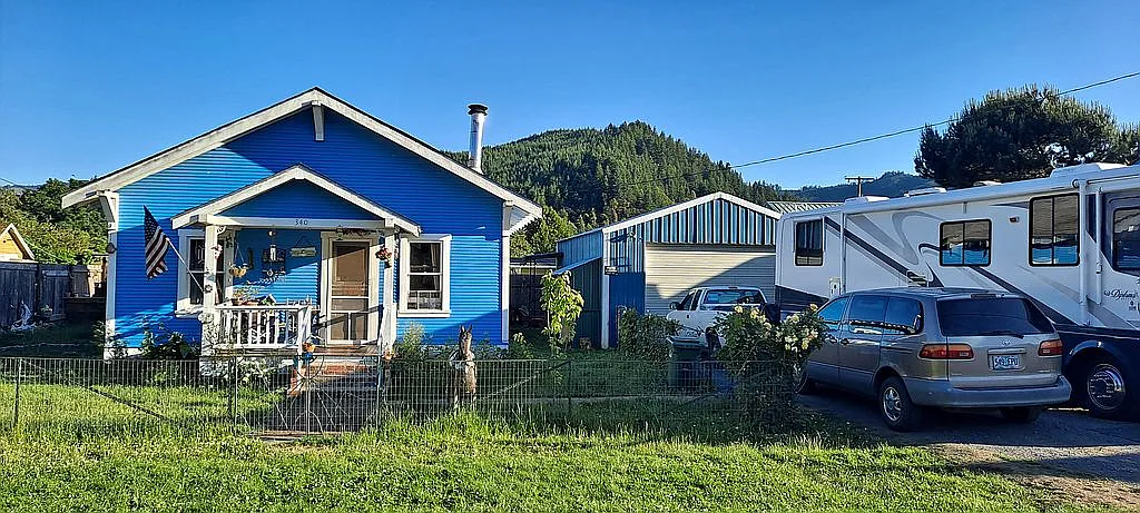 340 Poplar St photo 1