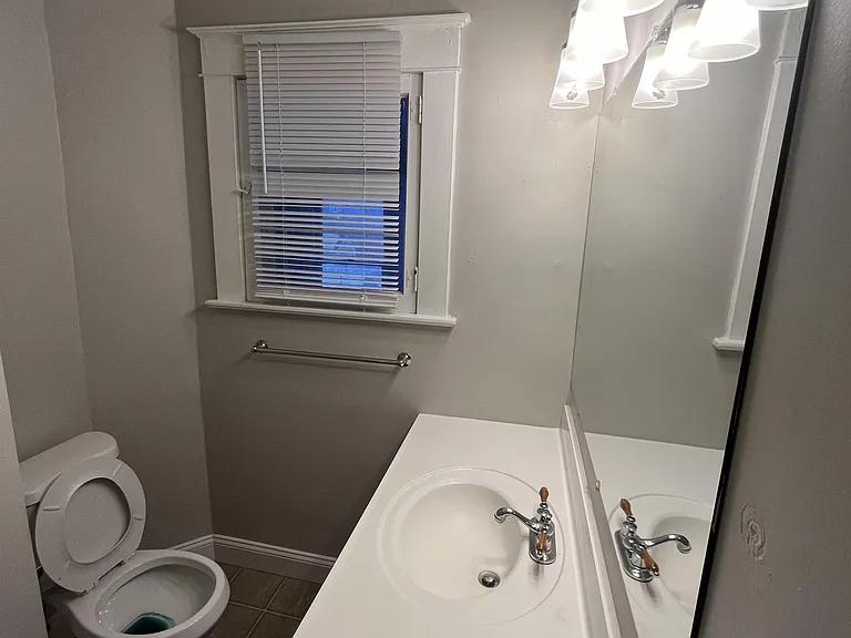 502 N Loudoun St #B — Photo 8