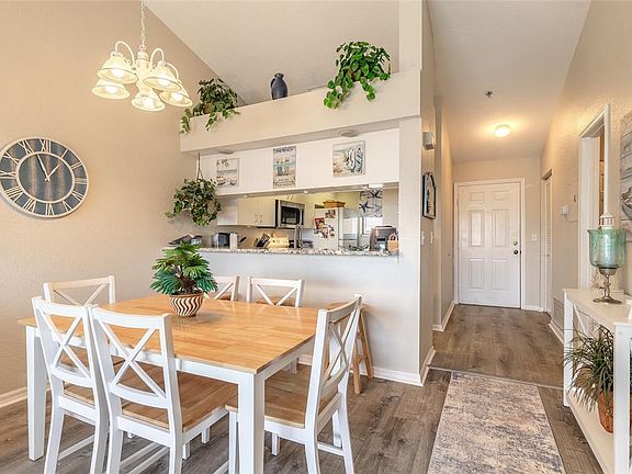 5th image of 402 BOUCHELLE DRIVE #204