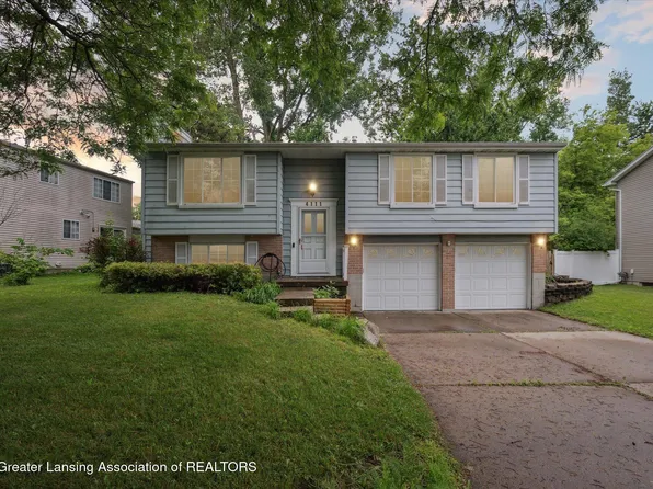 4111 Bridgeport Dr, Lansing, MI 48911