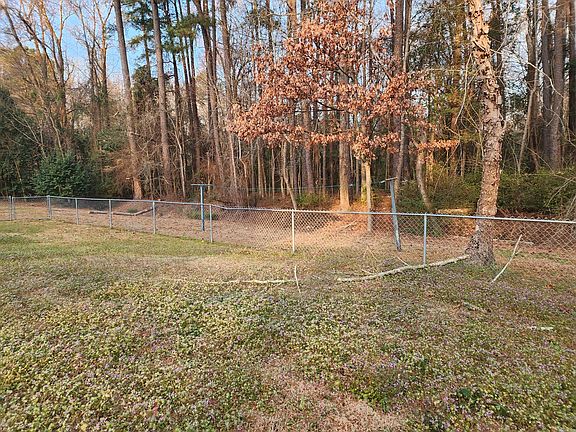 3rd image of 1303 Middle Rd