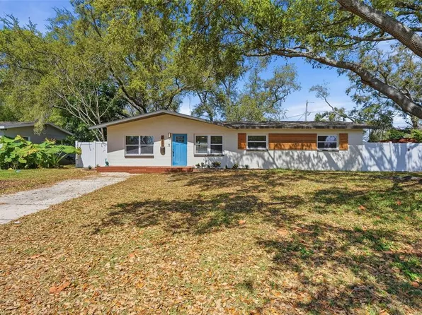 3951 Porpoise Dr SE, Saint Petersburg, FL 33705