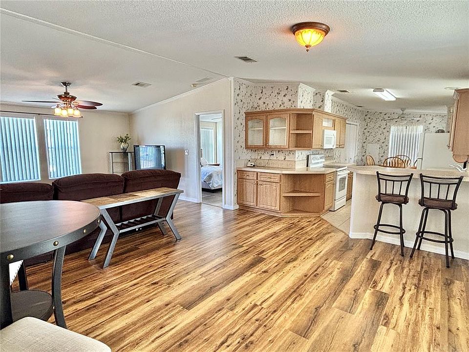 136 Americana Ct NE Saint Petersburg FL | Zillow