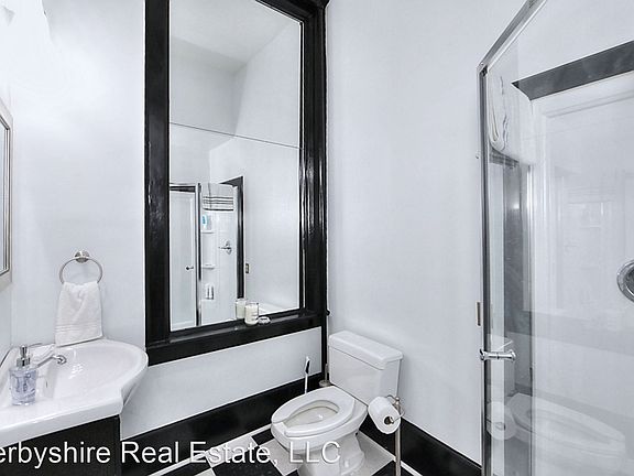 5th image of 815 Church St #2B