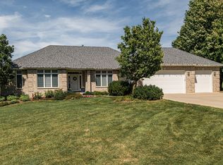 800 New Haven Rd NW, Pine Island, MN 55963