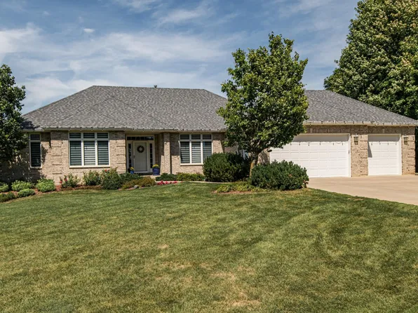 800 New Haven Rd NW, Pine Island, MN 55963