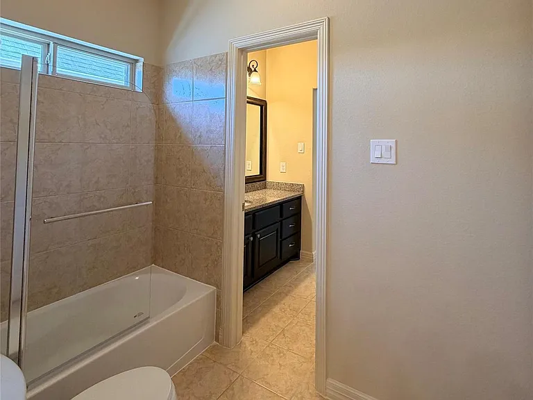 5423 Lachlan Springs Ln — Photo 31