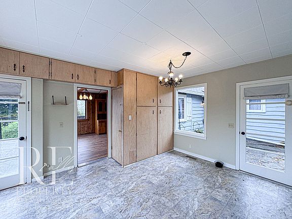5th image of 525 Sweany St