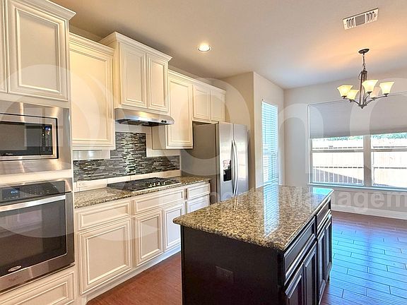 4th image of 1703 Elkins Ln