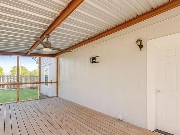 4th image of 1002 S 6th