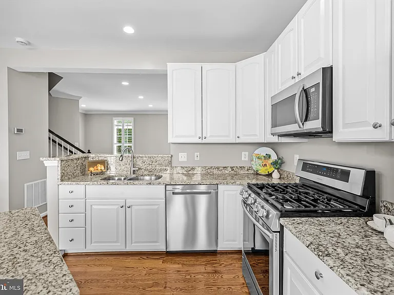5011 Waple Ln — Photo 18