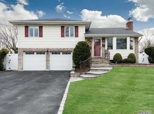 1 Byre Pl, Commack, NY 11725