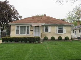 551 S Lodge Ln, Lombard, IL 60148