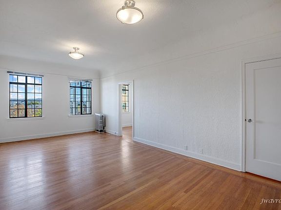 4th image of 55 Hermann St APT 201