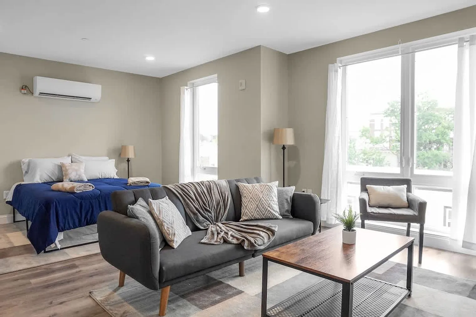 1 bed, 1.0 bath, 570 sqft, $3,460 — Photo 1