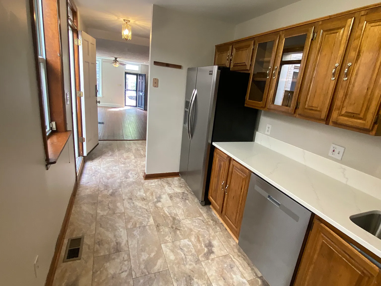 2 bed, 1144 sqft, $2,140 — Photo 4