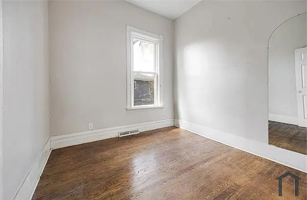 1212 W 96th St — Photo 10