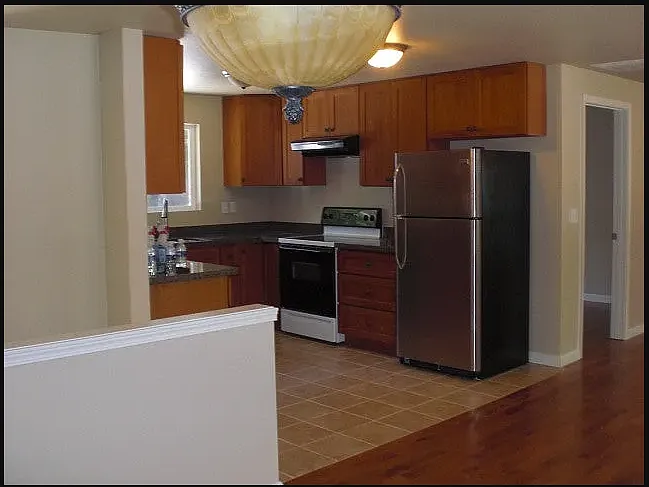 4 bed, 2650 sqft, $4,100 — Photo 4