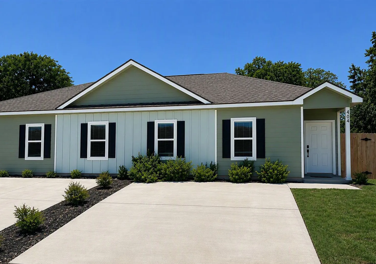 Luxury Duplex in Seguin! — Photo 1