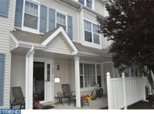 502 Oliphant Ln, Mount Laurel, NJ 08054