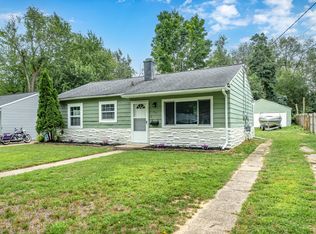 725 Denway Dr, Kalamazoo, MI 49008