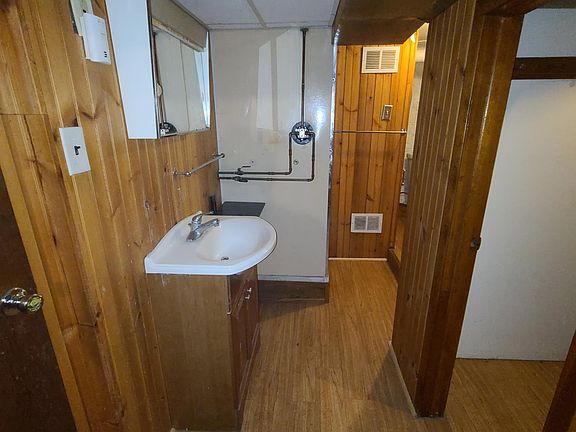 4th image of 7 Finnegan Ln #1A