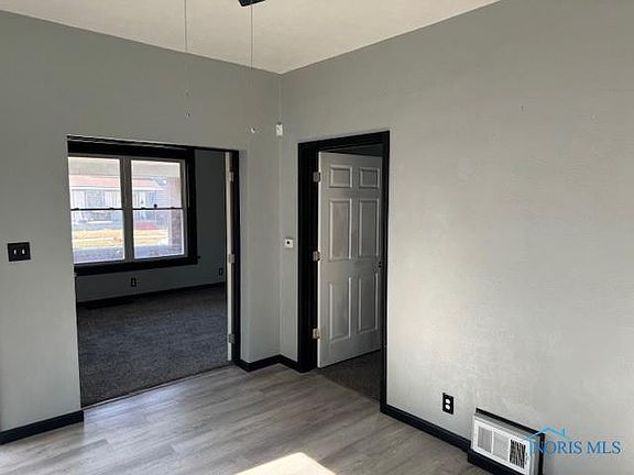 3rd image of 715 Parker Ave
