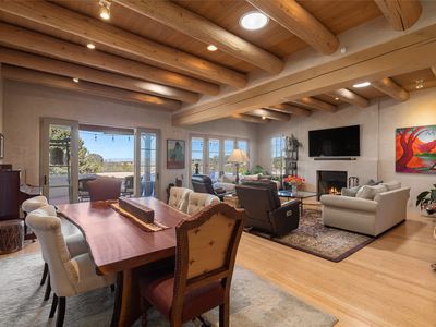 1204 Bandolina Rd, Santa Fe, NM, 87501