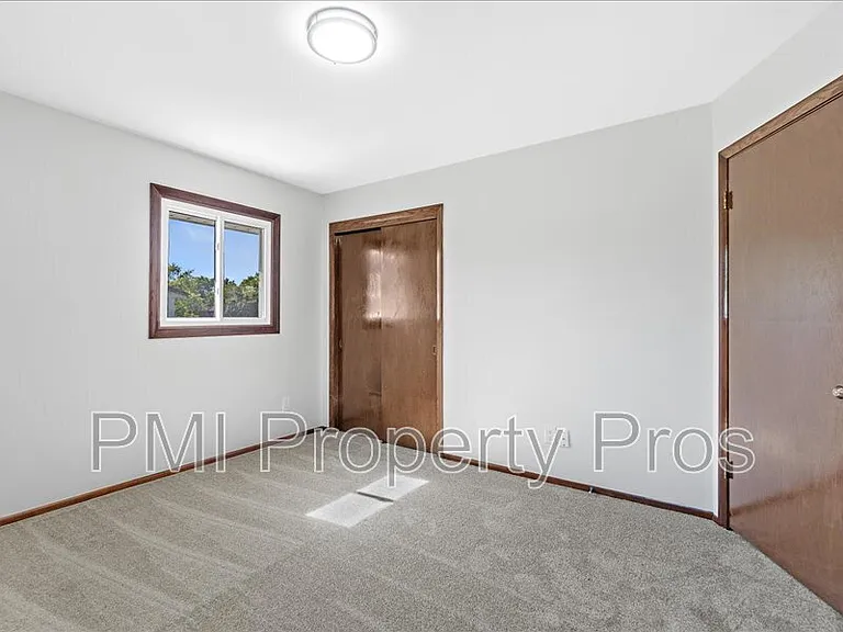 8148 S 88th St — Photo 26