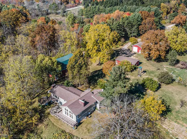 2347 W Dowling Rd, Delton, MI 49046