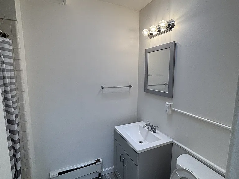 211-M C Ave #A — Photo 2