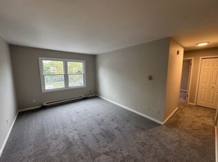 119 Park St APT 8, Charles Town, WV 25414