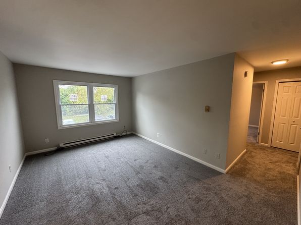 119 Park St APT 8, Charles Town, WV 25414 – 2-bedroom rental in Charles Town
