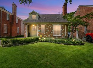 407 Madison St, Grosse Pointe Farms, MI 48236